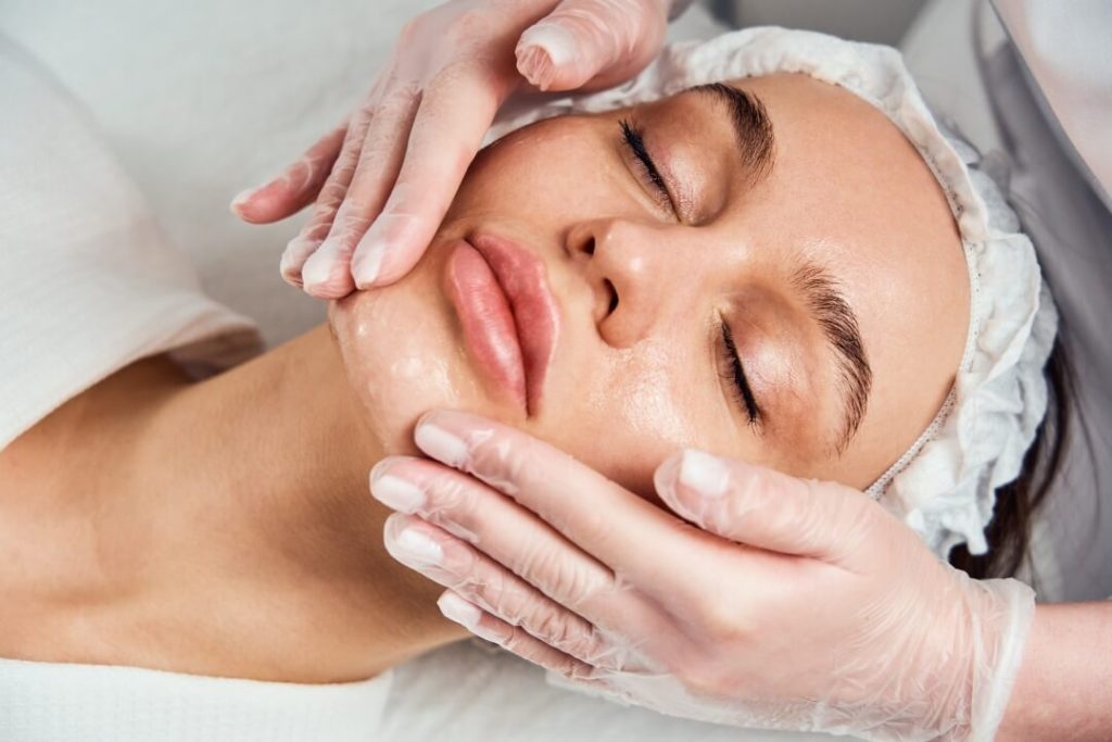 Hyperpigmentation Hurdle? Non-Invasive Treatments to the Rescue